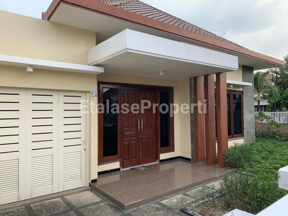 Foto properti Jual Cepat Rumah Manyar Kartika Timur 2