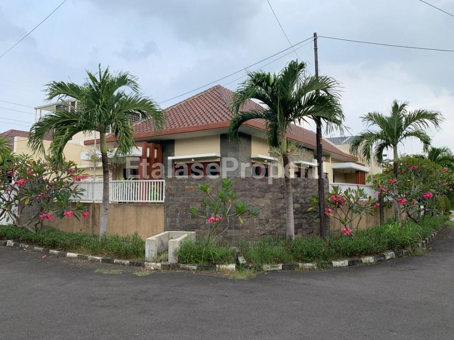 Foto properti Jual Cepat Rumah Manyar Kartika Timur 3
