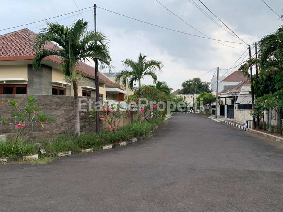 Foto properti Jual Cepat Rumah Manyar Kartika Timur 4