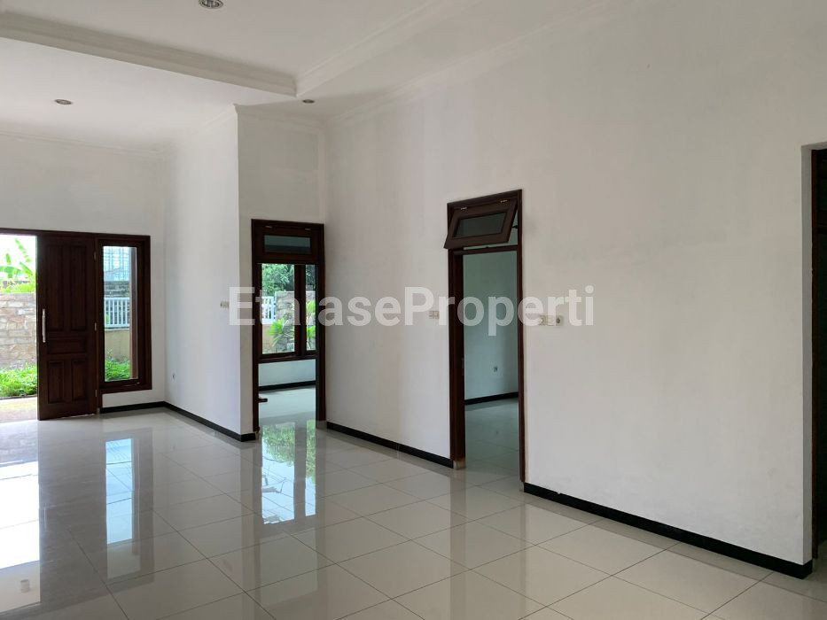 Foto properti Jual Cepat Rumah Manyar Kartika Timur 6