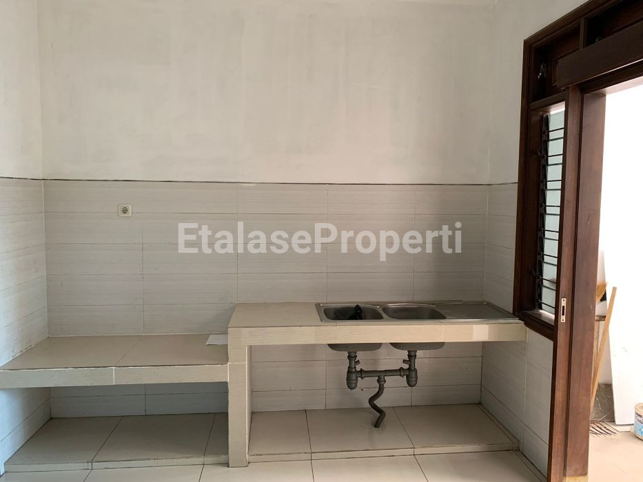 Foto properti Jual Cepat Rumah Manyar Kartika Timur 7