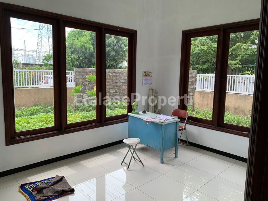 Foto properti Jual Cepat Rumah Manyar Kartika Timur 10