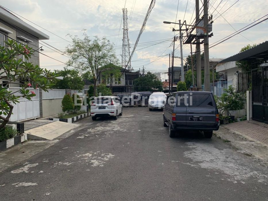 Foto properti TURUN HARGA! Jual Cepat Rumah Manyar Kartika 2