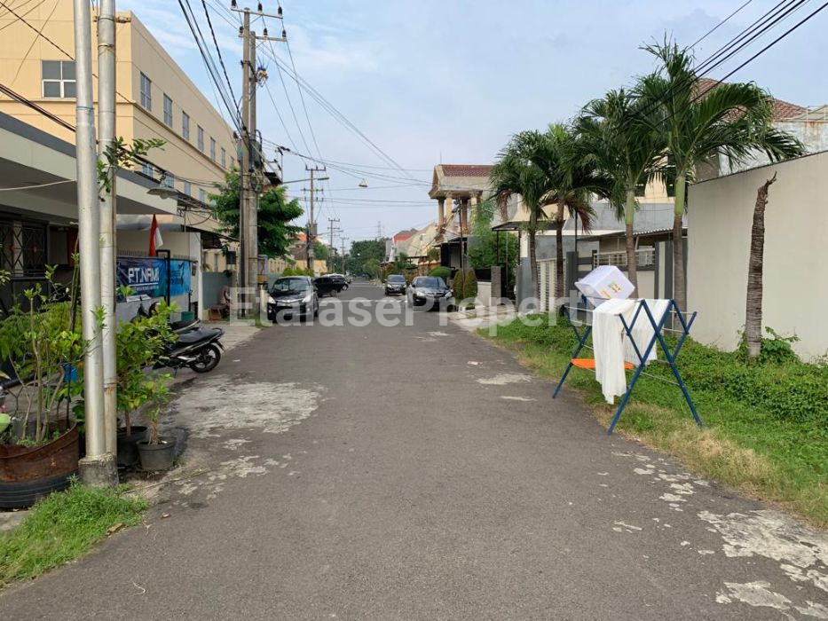 Foto properti TURUN HARGA! Jual Cepat Rumah Manyar Kartika 3