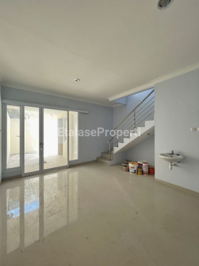 Foto properti Dijual Rumah 2 Lantai Baru Rungkut Penjaringan Asri Surabaya 7
